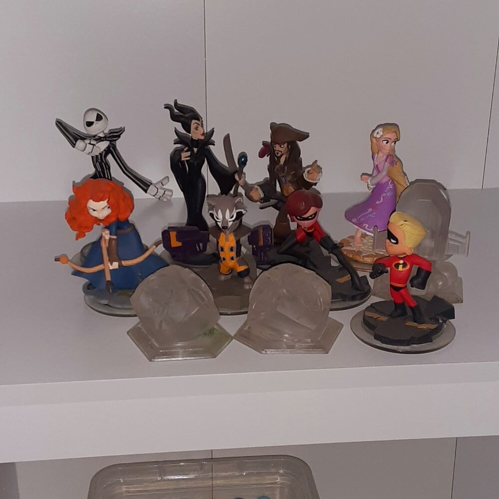 Disney Infinity 11 figurines for the game